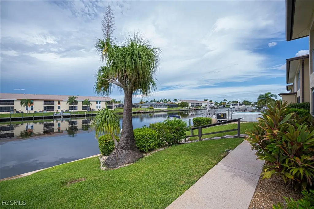 3612 SE 12th Avenue Cape Coral FL 33904