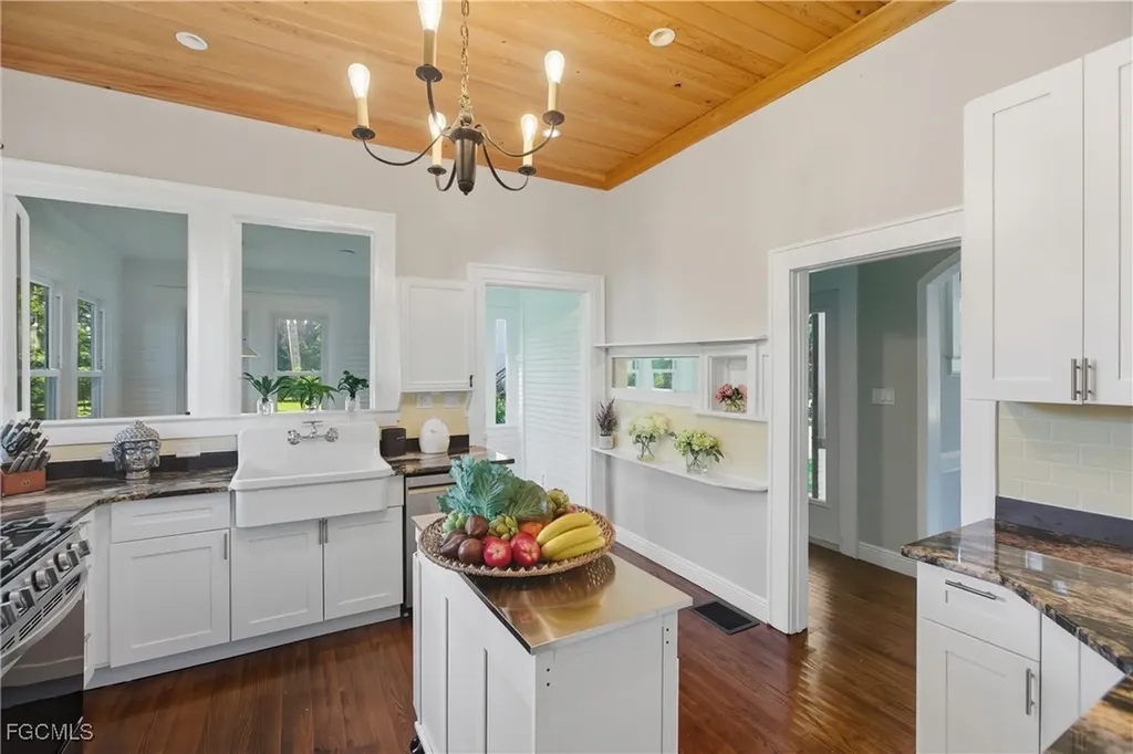 101 Fairview Avenue Fort Myers FL 33905