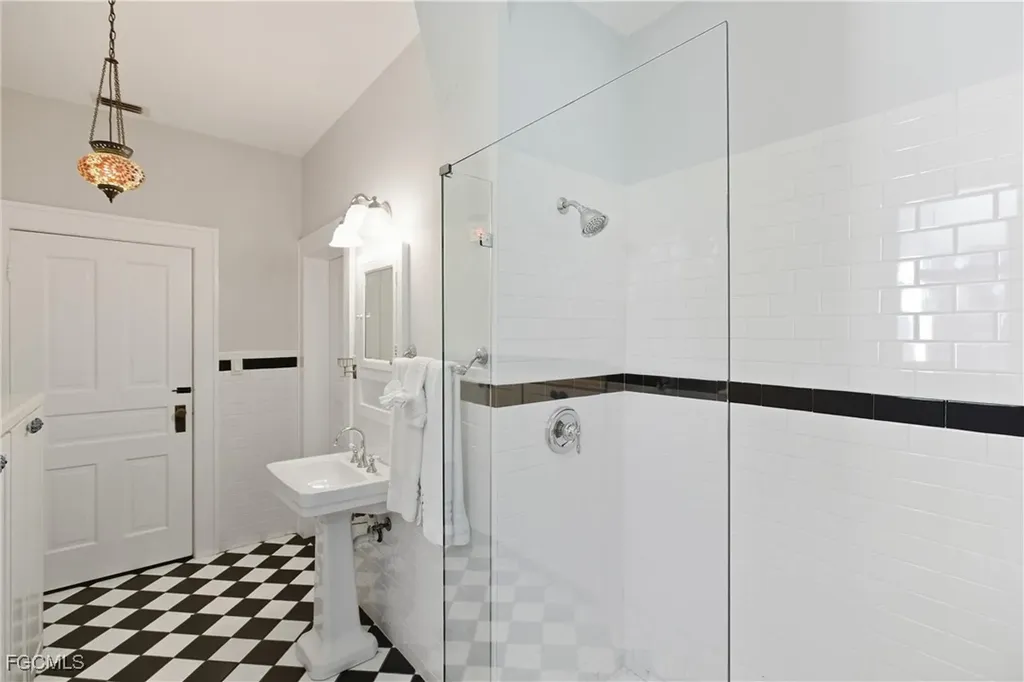 101 Fairview Avenue Fort Myers FL 33905