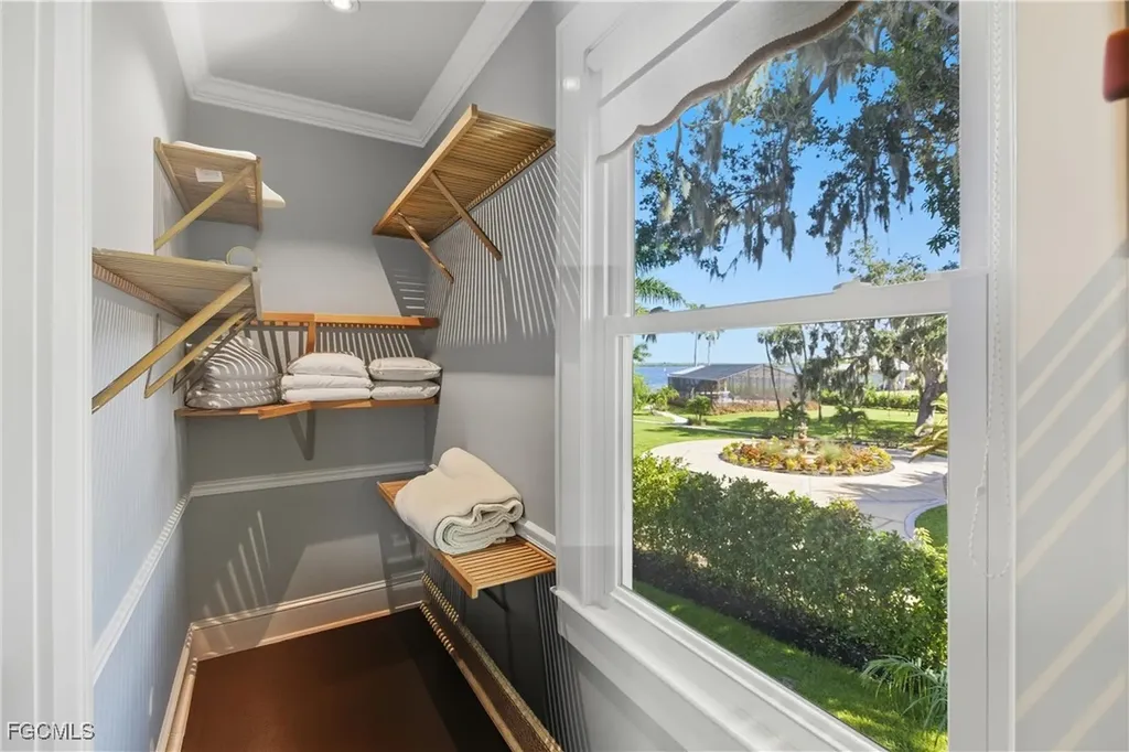 101 Fairview Avenue Fort Myers FL 33905