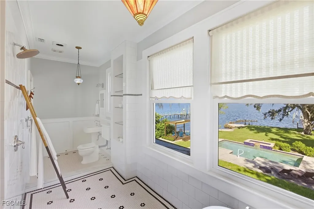 101 Fairview Avenue Fort Myers FL 33905