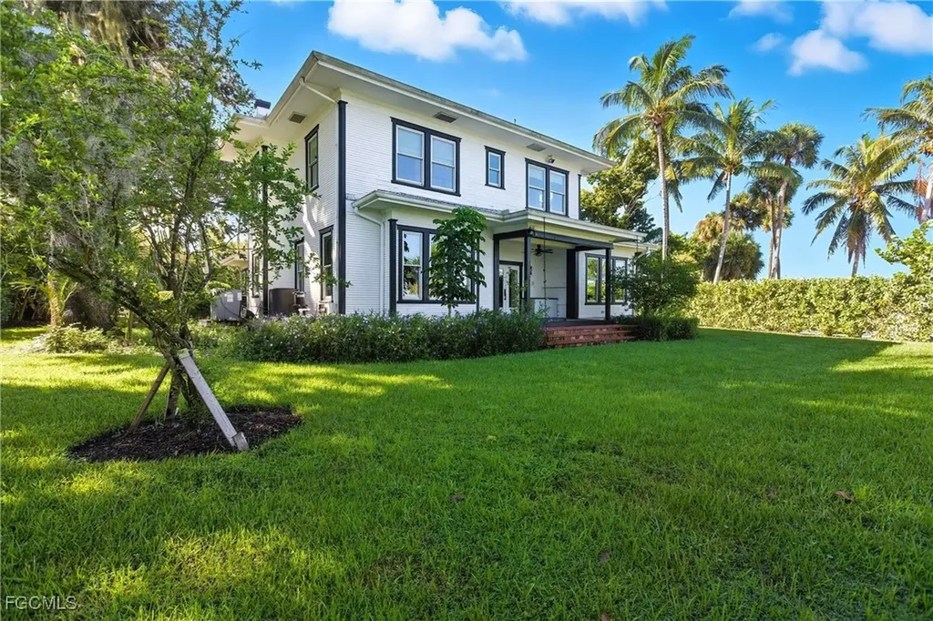 101 Fairview Avenue Fort Myers FL 33905