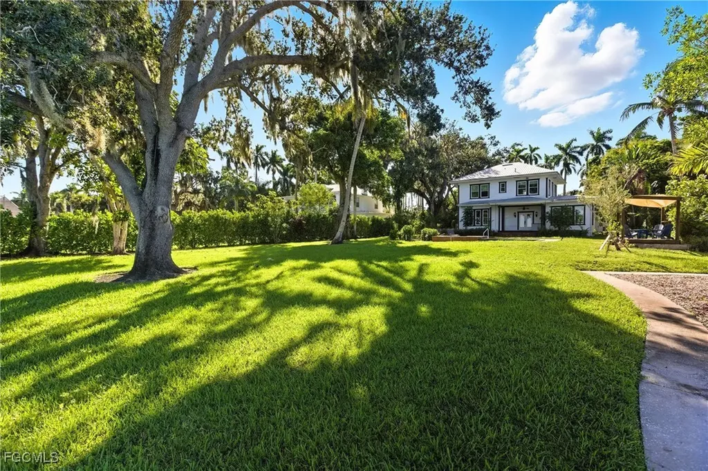 101 Fairview Avenue Fort Myers FL 33905