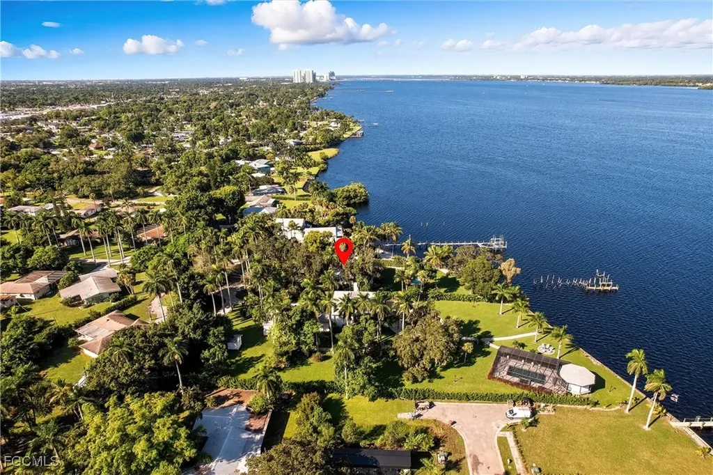 101 Fairview Avenue Fort Myers FL 33905