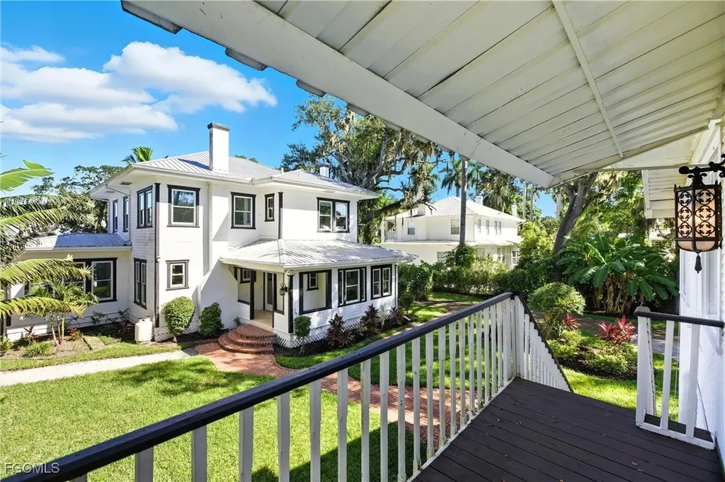 101 Fairview Avenue Fort Myers FL 33905