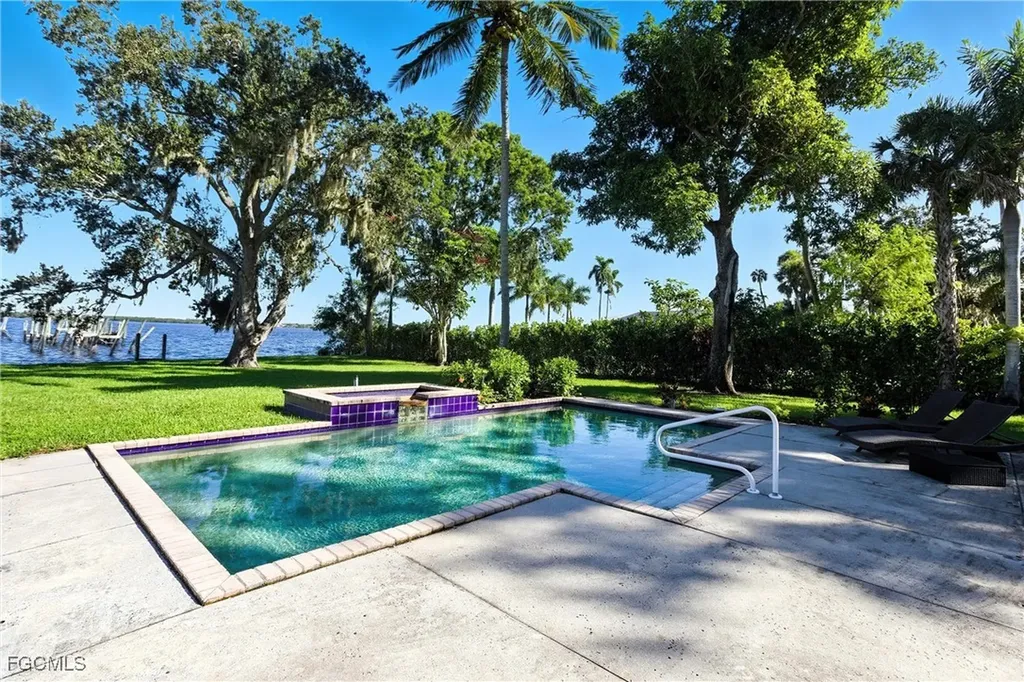 101 Fairview Avenue Fort Myers FL 33905