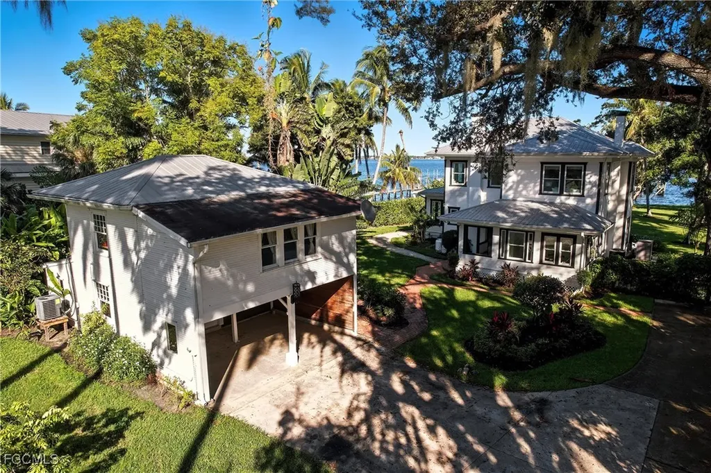 101 Fairview Avenue Fort Myers FL 33905