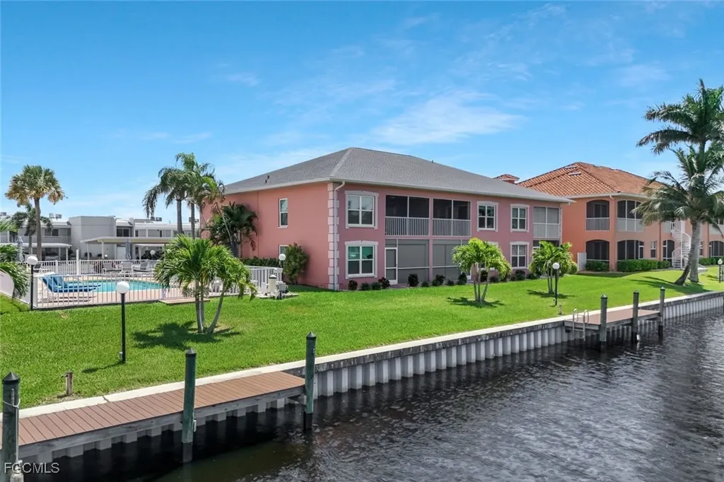 4550 SE 5th Place Cape Coral FL 33904