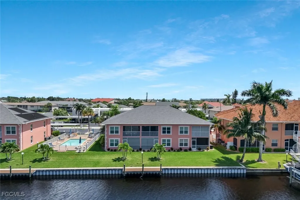 4550 SE 5th Place Cape Coral FL 33904