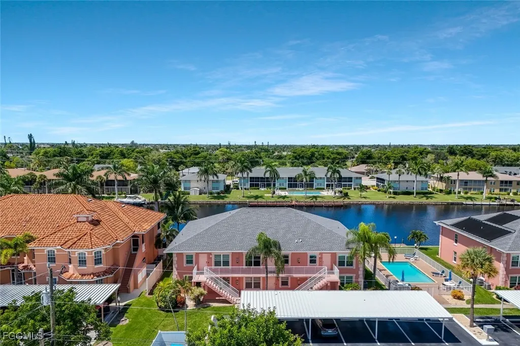 4550 SE 5th Place Cape Coral FL 33904