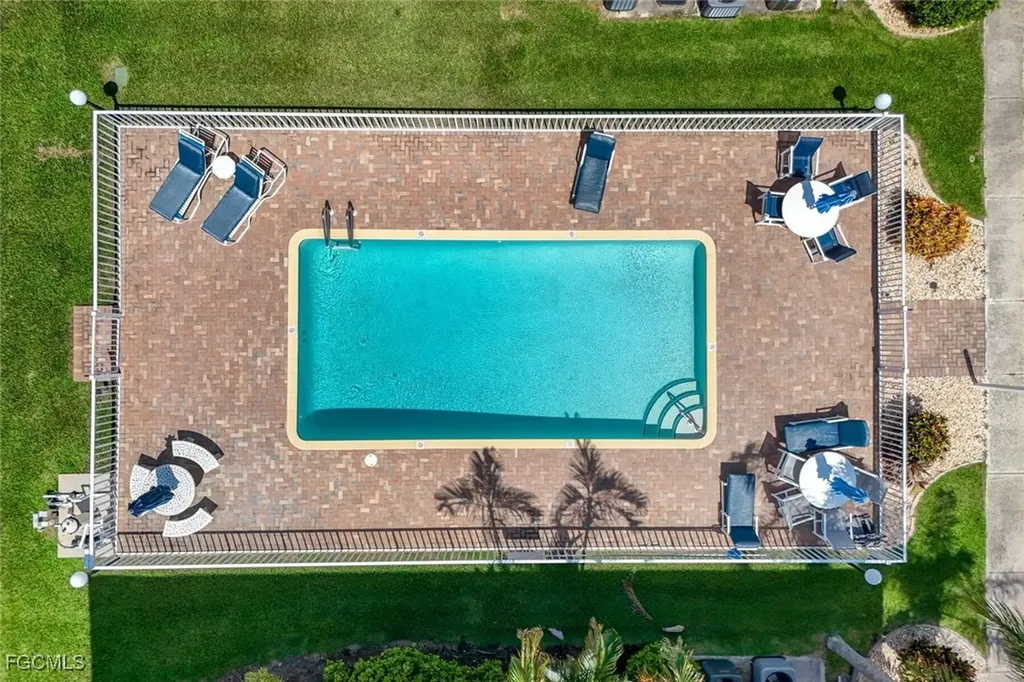 4550 SE 5th Place Cape Coral FL 33904