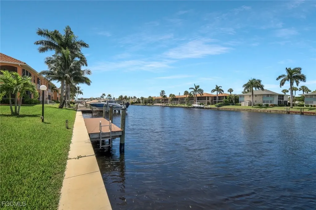 4550 SE 5th Place Cape Coral FL 33904
