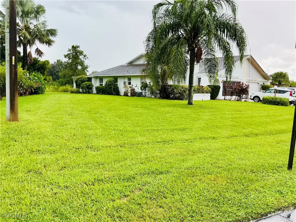 19990 Lake Vista Circle Lehigh Acres FL 33936