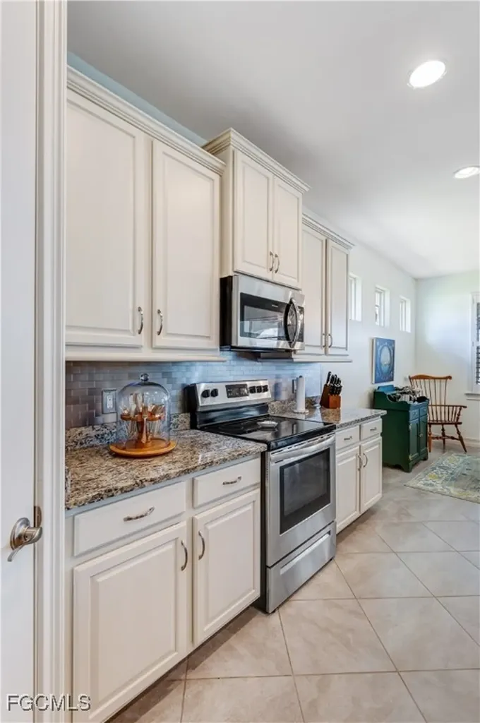 3150 Amadora Circle Cape Coral FL 33909