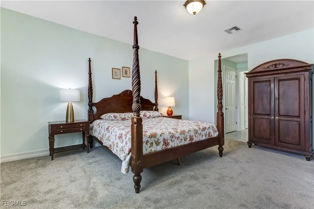 3150 Amadora Circle Cape Coral FL 33909