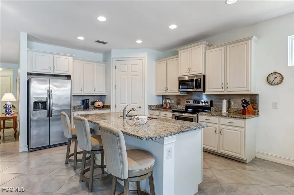 3150 Amadora Circle Cape Coral FL 33909