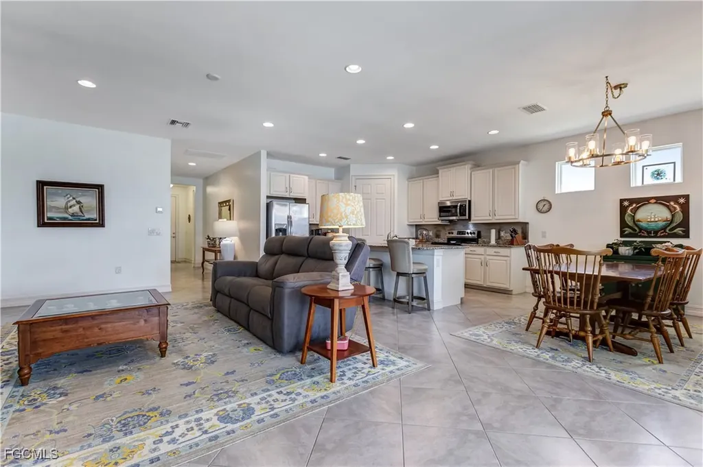 3150 Amadora Circle Cape Coral FL 33909