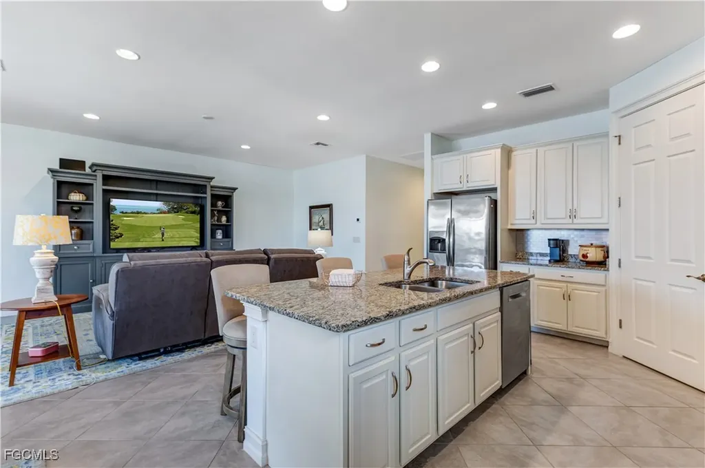 3150 Amadora Circle Cape Coral FL 33909