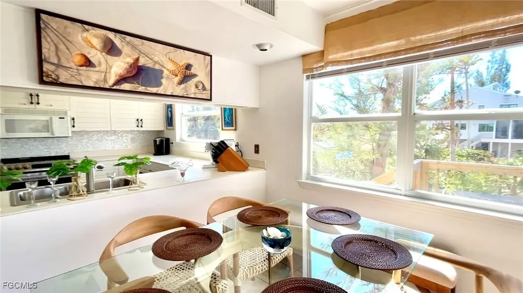 1390 Middle Gulf Drive Sanibel FL 33957