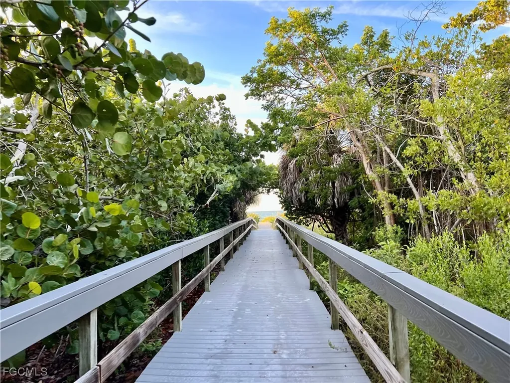 1390 Middle Gulf Drive Sanibel FL 33957