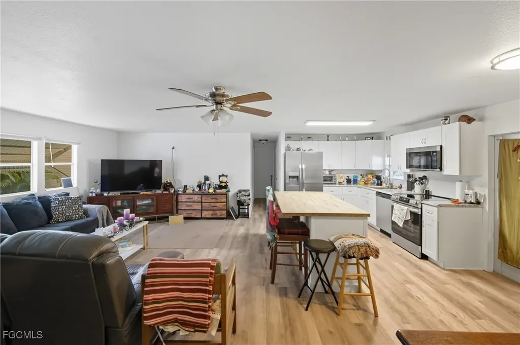 136 Lexington Avenue Fort Myers FL 33908