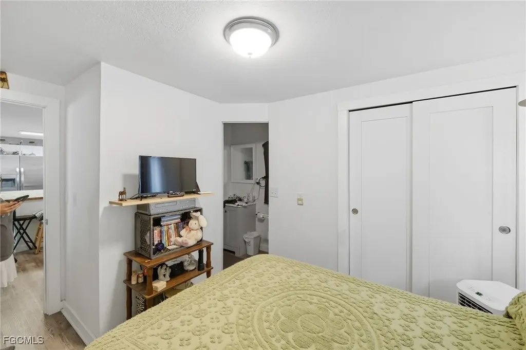 136 Lexington Avenue Fort Myers FL 33908