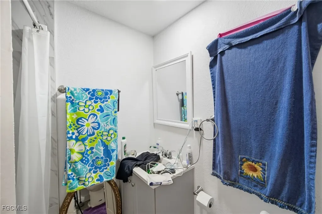 136 Lexington Avenue Fort Myers FL 33908