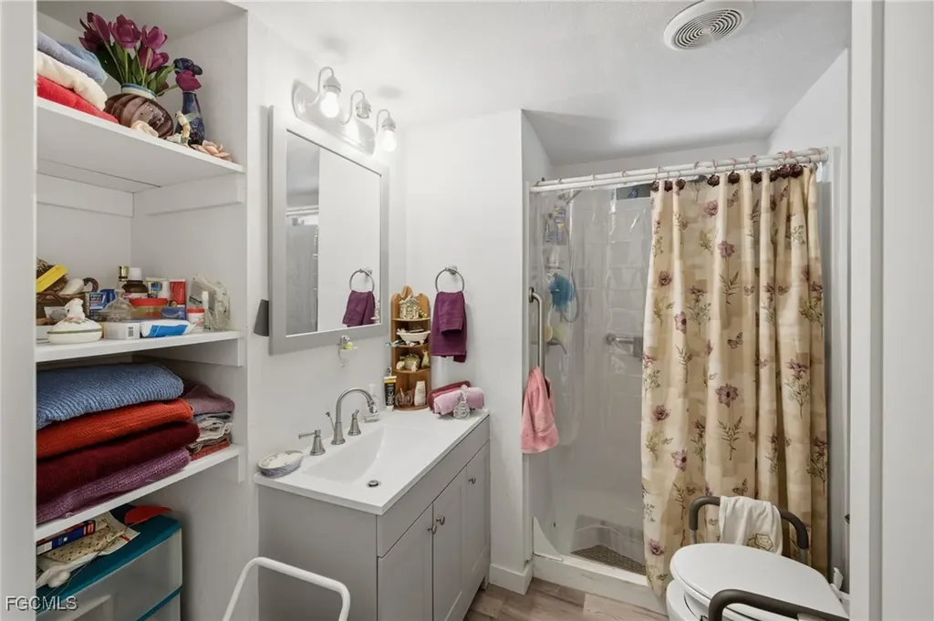 136 Lexington Avenue Fort Myers FL 33908