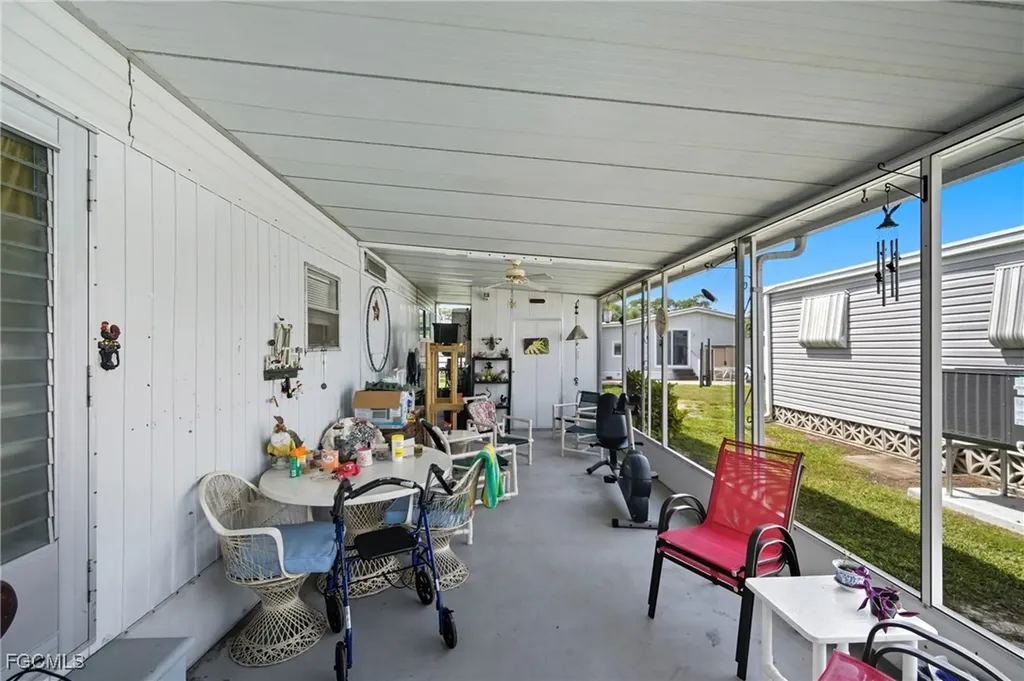 136 Lexington Avenue Fort Myers FL 33908