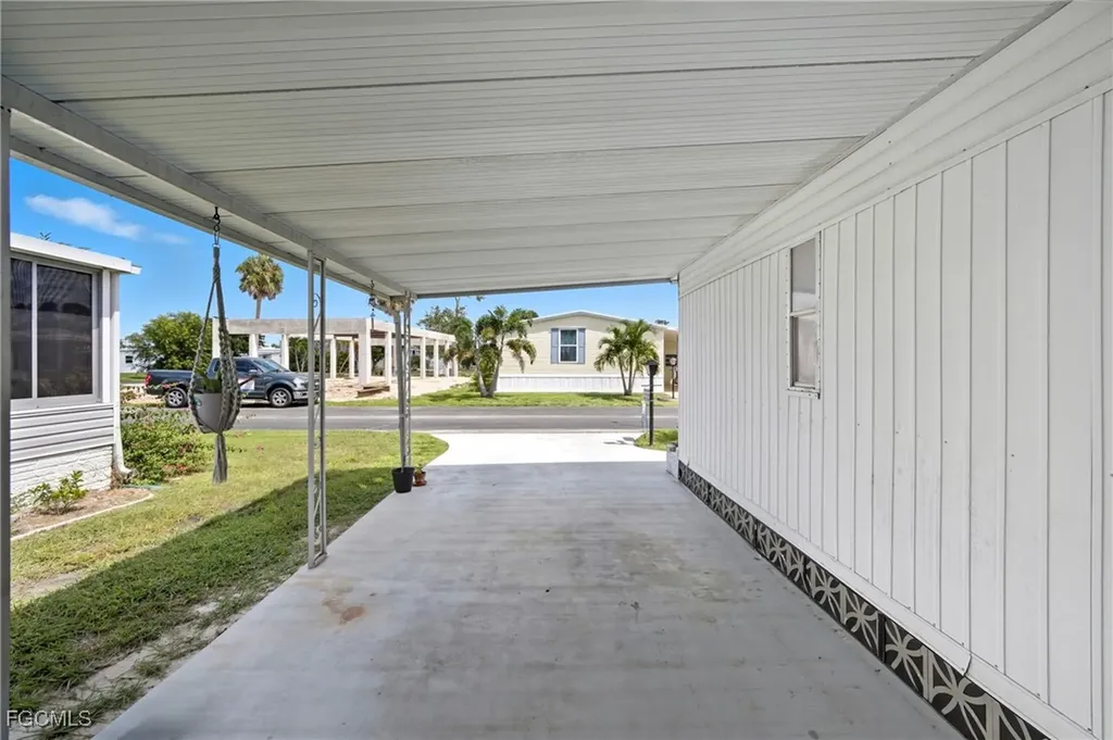 136 Lexington Avenue Fort Myers FL 33908