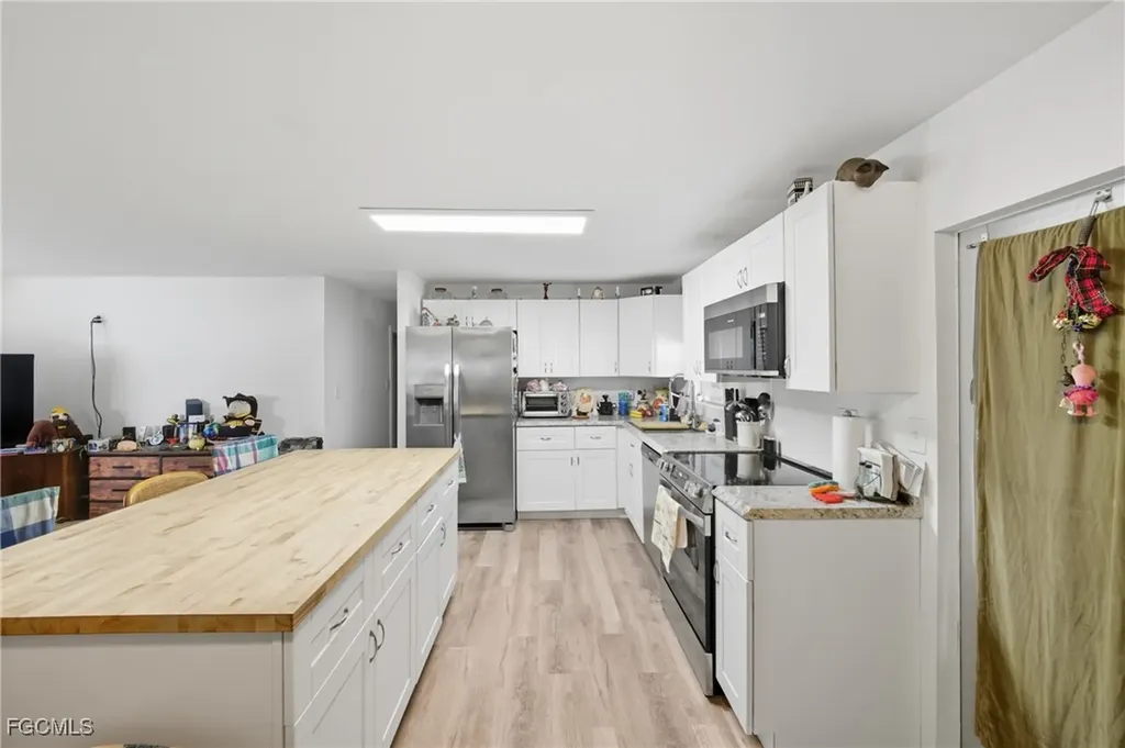 136 Lexington Avenue Fort Myers FL 33908