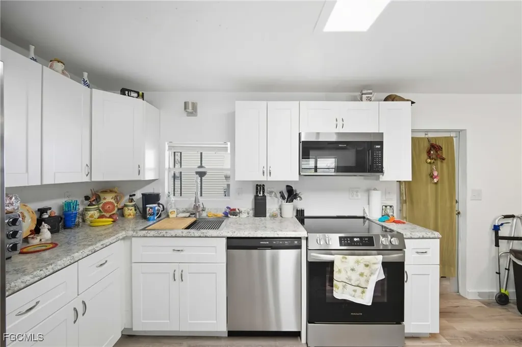 136 Lexington Avenue Fort Myers FL 33908