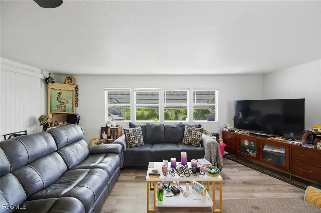 136 Lexington Avenue Fort Myers FL 33908