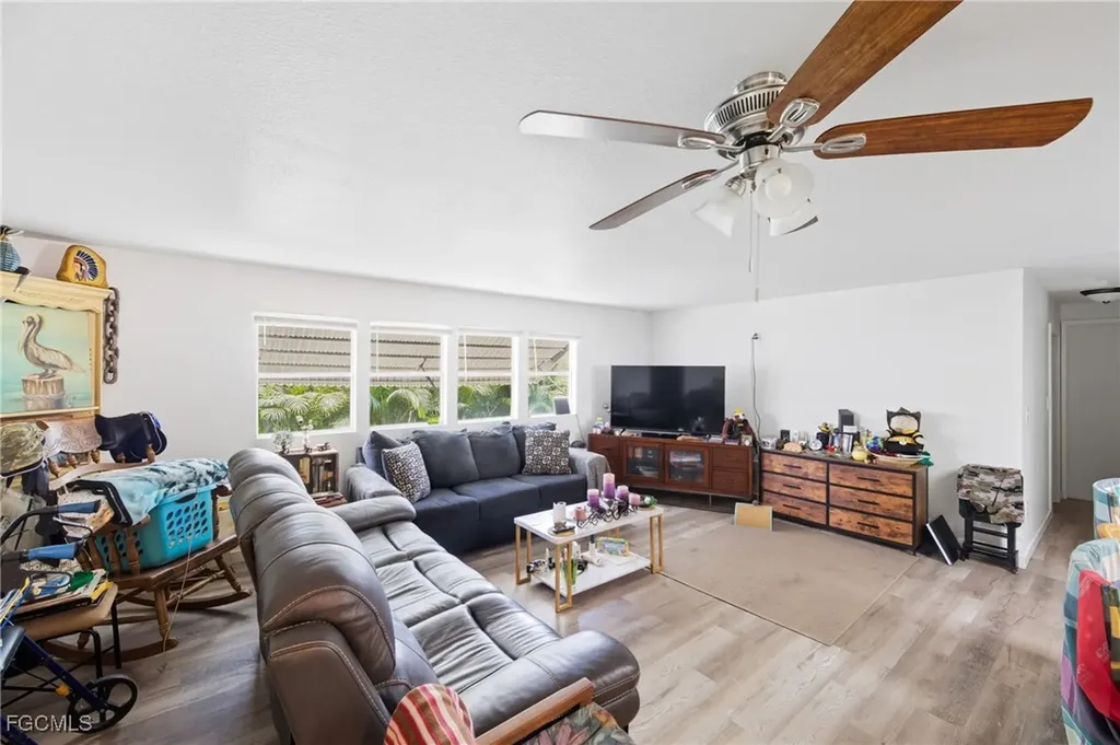 136 Lexington Avenue Fort Myers FL 33908