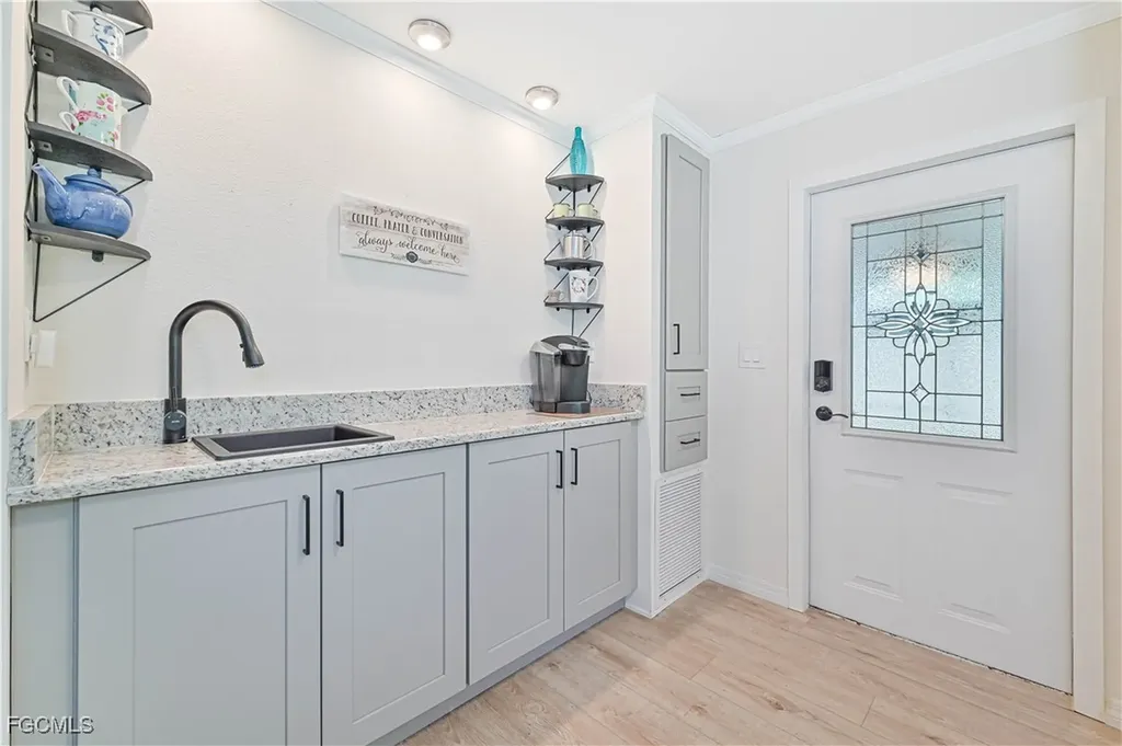 108 Windjammer Way Fort Myers FL 33908