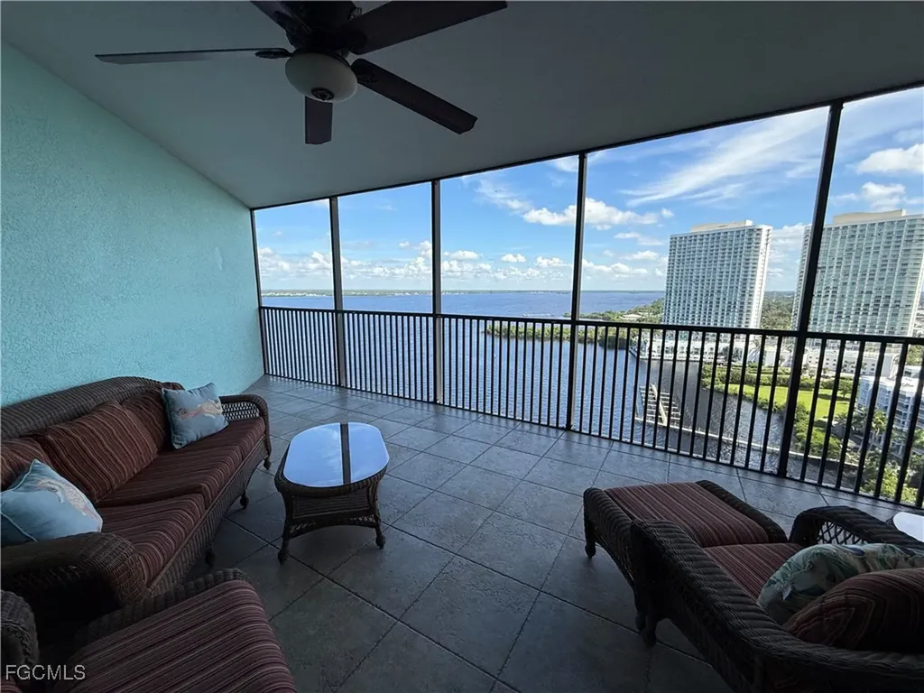 2797 1st Street Fort Myers FL 33916