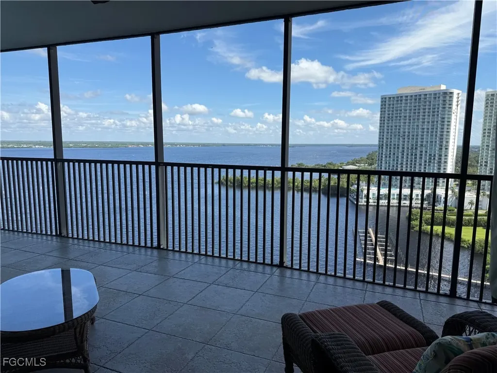 2797 1st Street Fort Myers FL 33916