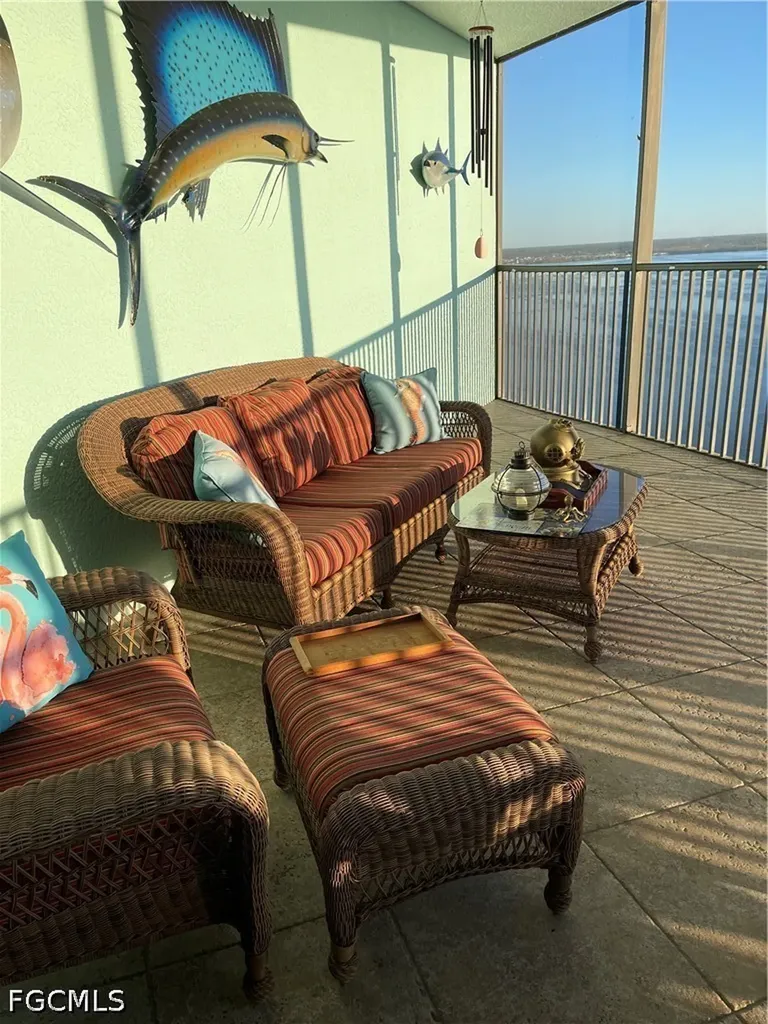 2797 1st Street Fort Myers FL 33916