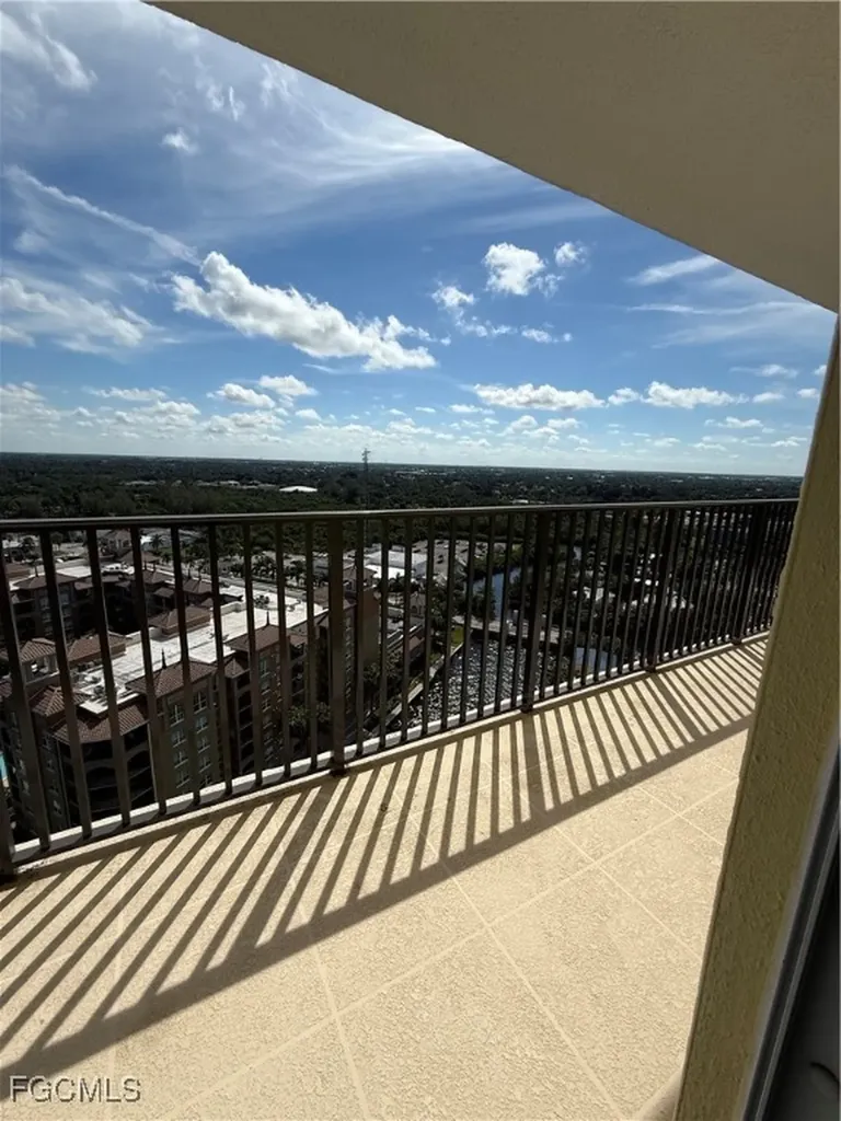 2797 1st Street Fort Myers FL 33916