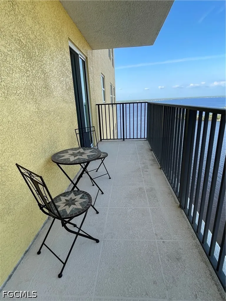 2797 1st Street Fort Myers FL 33916