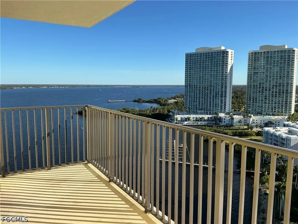 2797 1st Street Fort Myers FL 33916