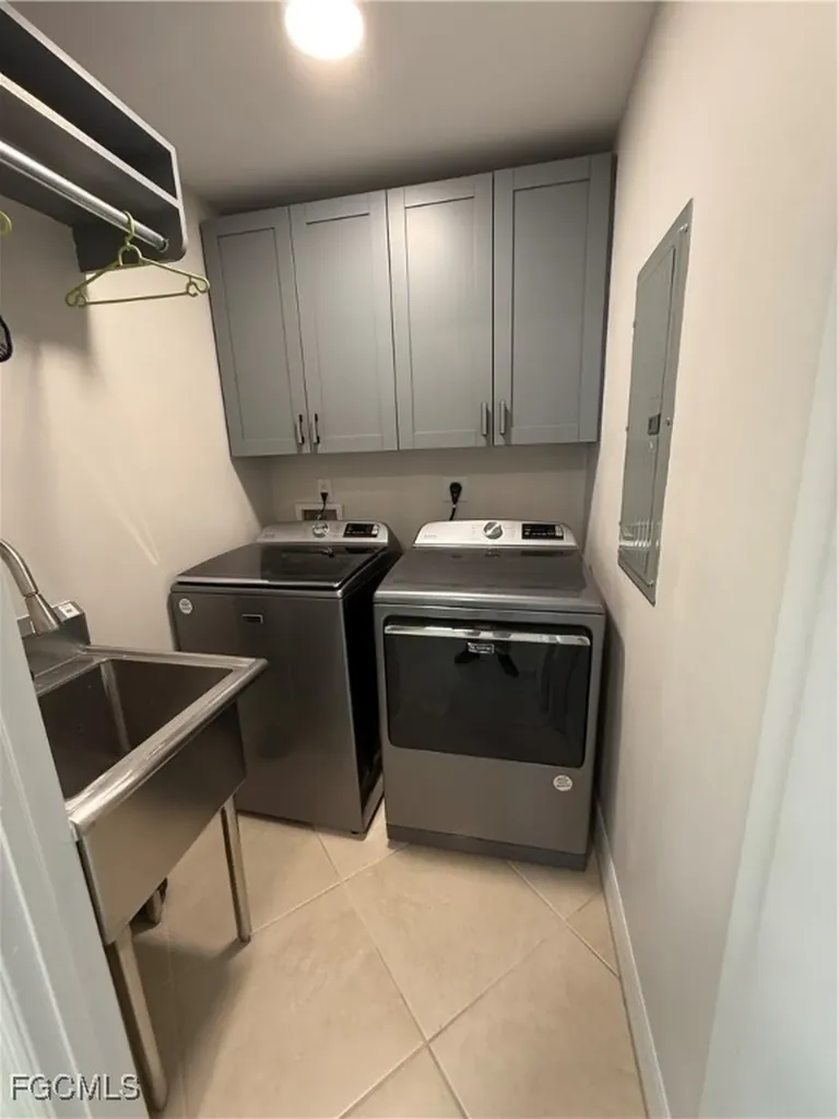 2797 1st Street Fort Myers FL 33916