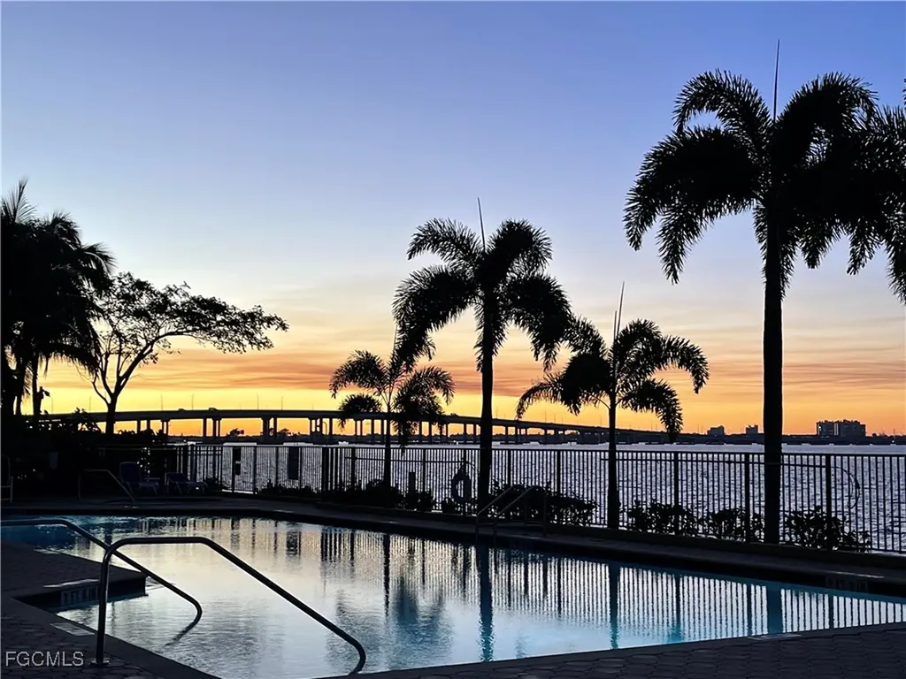 2797 1st Street Fort Myers FL 33916