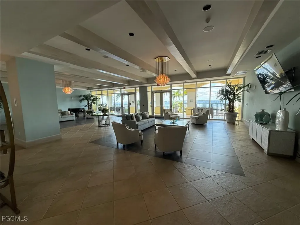 2797 1st Street Fort Myers FL 33916
