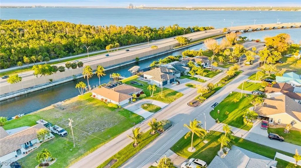 2525 Everest Parkway Cape Coral FL 33904