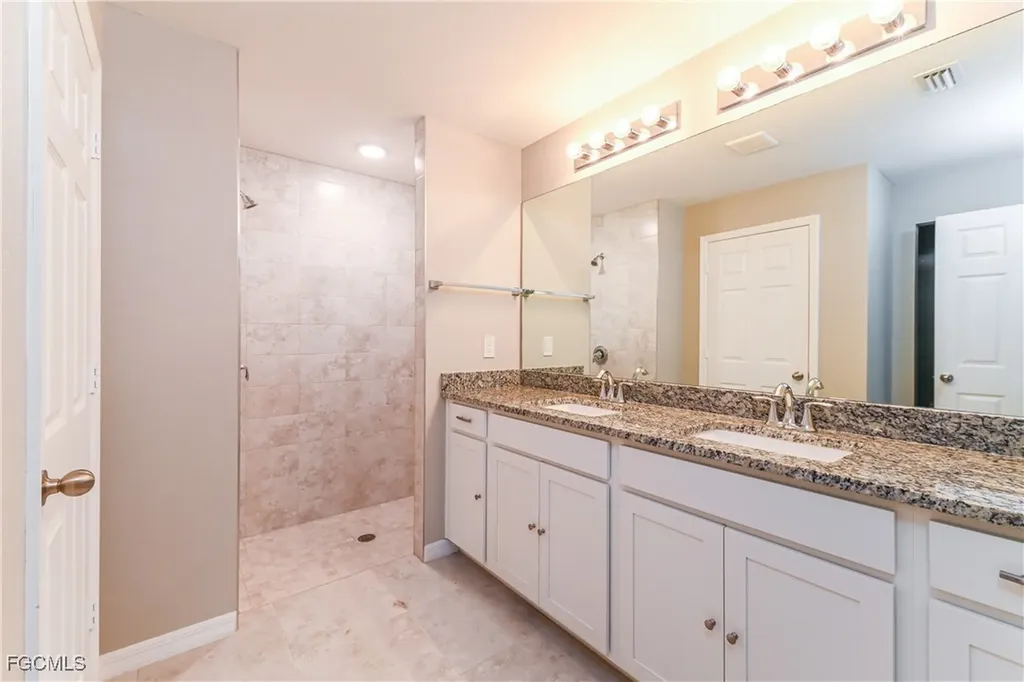 914 NE 13th Place Cape Coral FL 33909