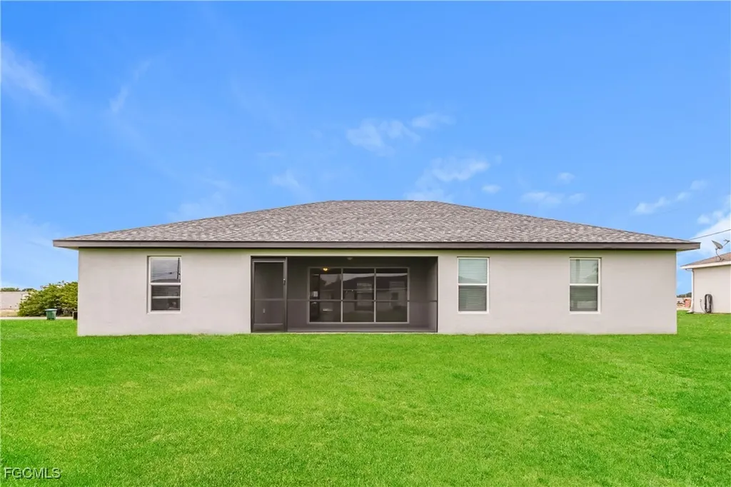 914 NE 13th Place Cape Coral FL 33909