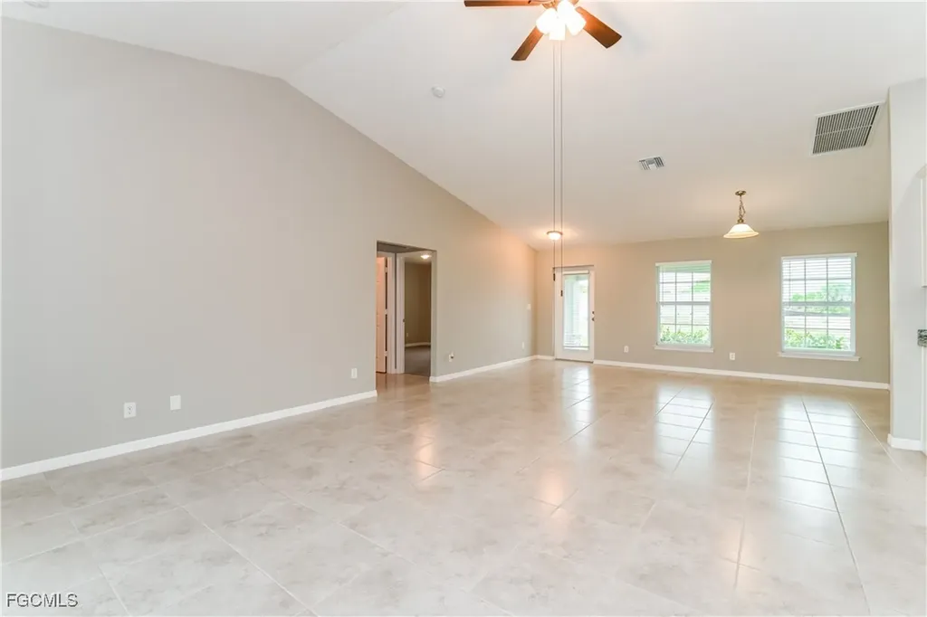 914 NE 13th Place Cape Coral FL 33909