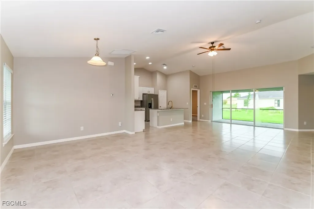 914 NE 13th Place Cape Coral FL 33909