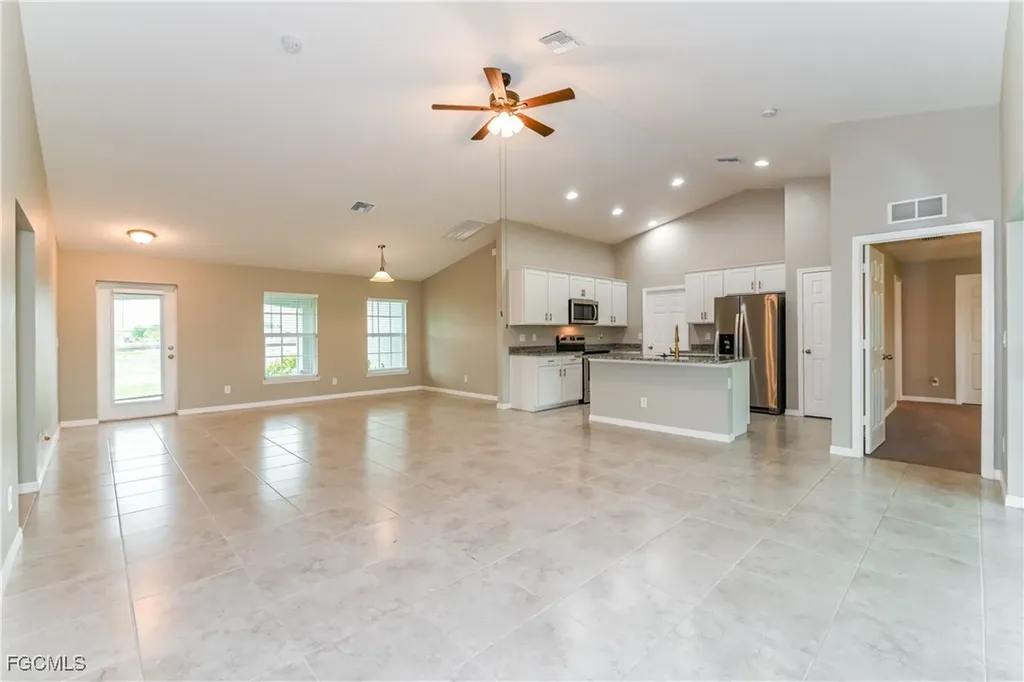 914 NE 13th Place Cape Coral FL 33909